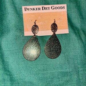 Gold drop earrings